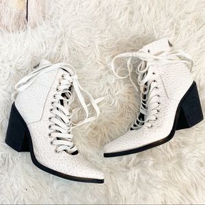 YES Leather Lace Up Rocker Ankle Booties Belmont 9